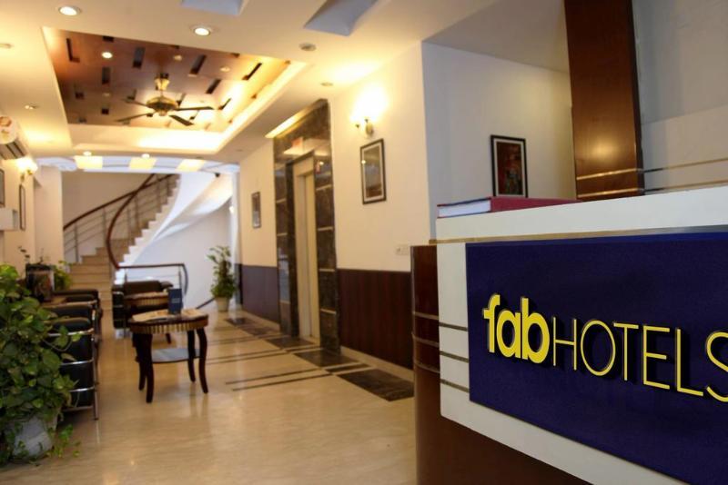 Fabhotel Huda Metro Station Gurgaon Esterno foto